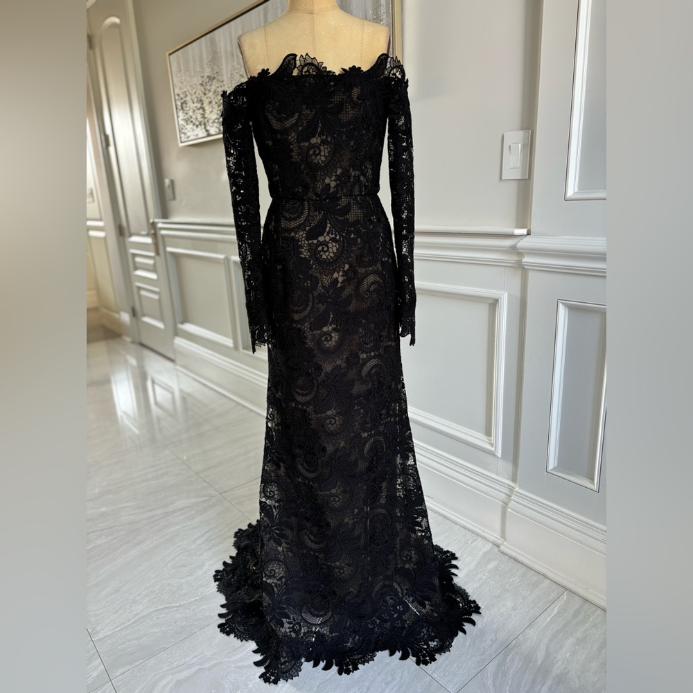 NWOT Oscar de la Renta Black Off The Shoulder Corded Scroll Guipure Lace Gown - Picture 2 of 8